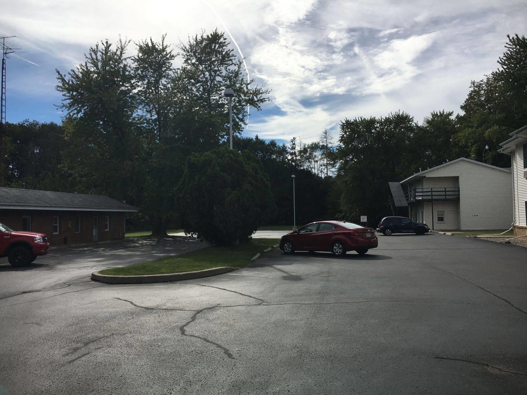 Budget Host Inn Allegan Exterior foto